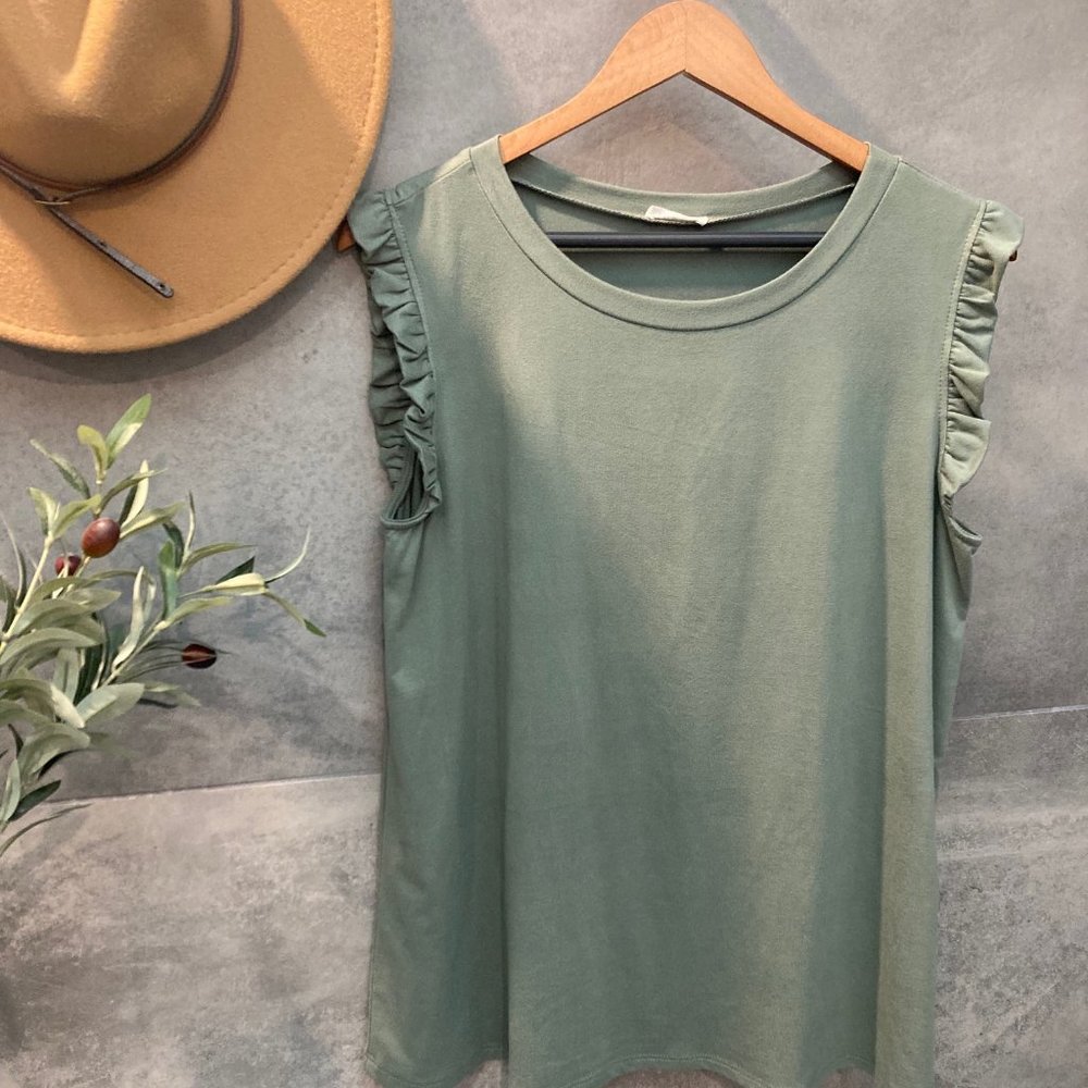 Jodifl size medium. Super cute t shirt. Perfect condition
